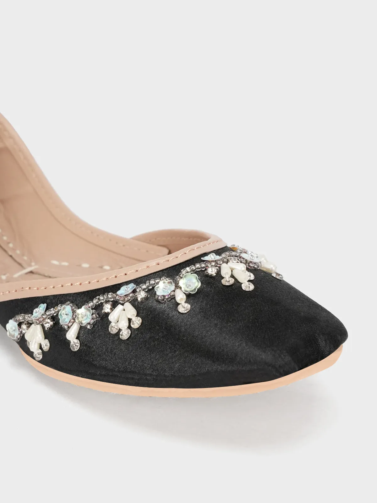 Women "ARIYAH" Fancy Flat Khussa