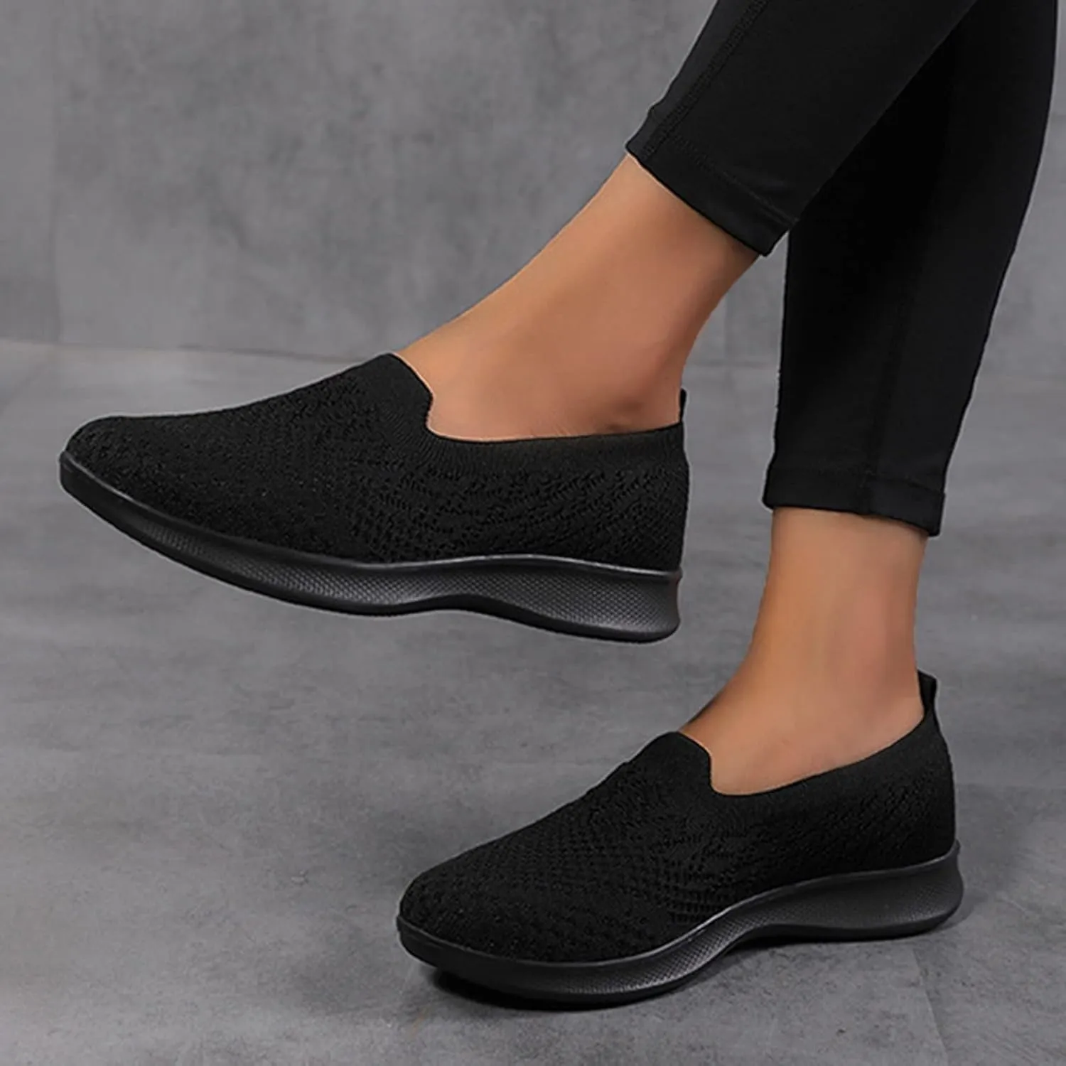 Women's Slip On Sneakers Shoes Closed Toe Walking Sneakers Thick Sole Running Hiking Sneaker Beach Summer Sandals